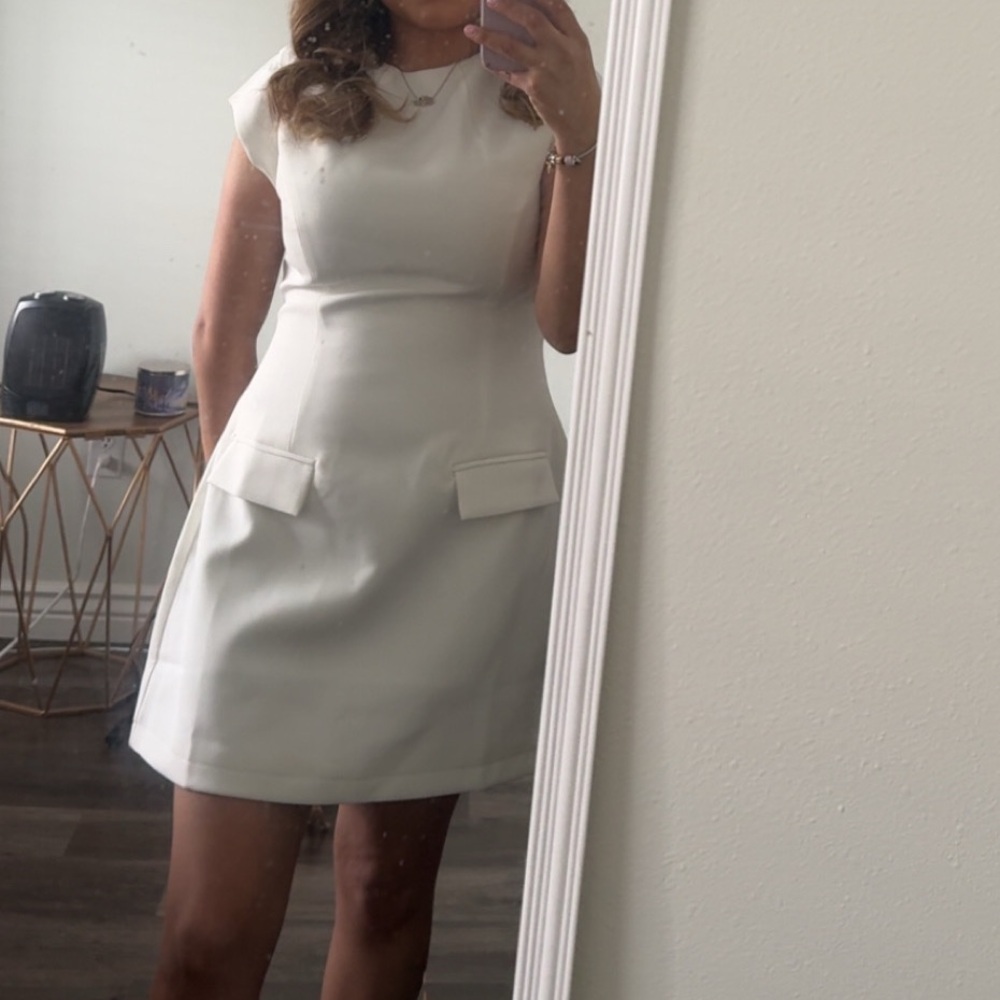 Chic cap sleeve Mini Dress - Picture 3 of 3